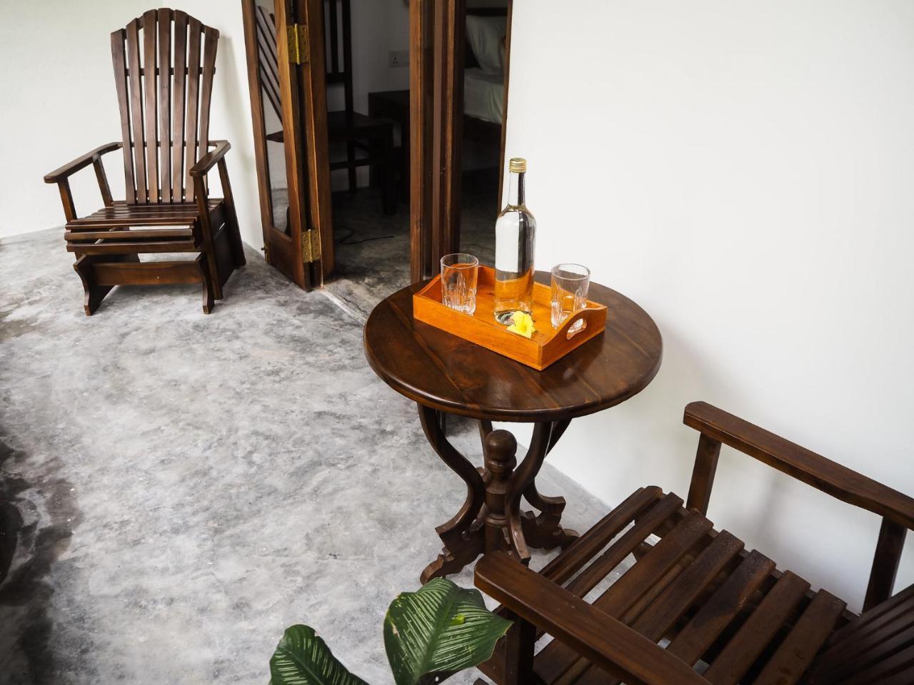 Me Yoga Villa Kumbalgama ภายนอก รูปภาพ