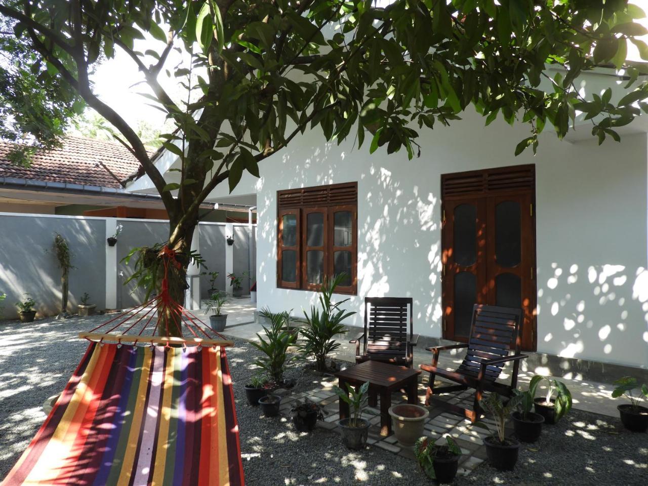 Me Yoga Villa Kumbalgama ภายนอก รูปภาพ