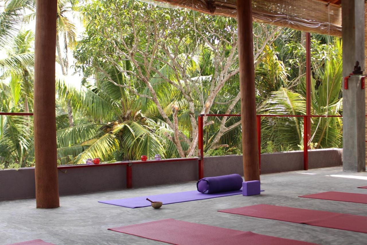 Me Yoga Villa Kumbalgama ภายนอก รูปภาพ
